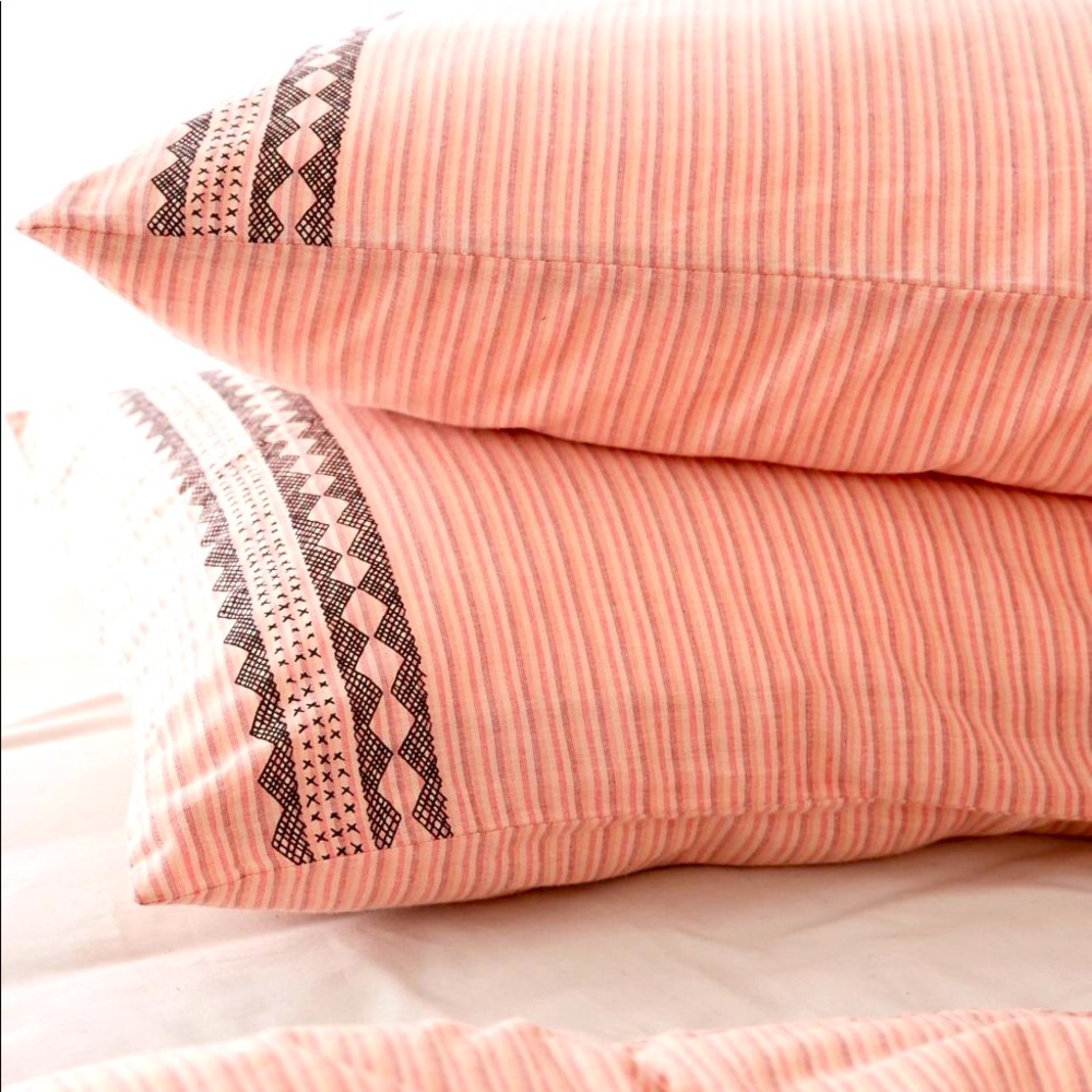 Olga Border Yarn Dyed Sham Set
